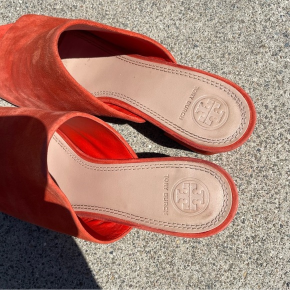 EUC Tory Burch Peep Mule Sandals Lancaster
Orange Suede Size 7.5 - Picture 7 of 12